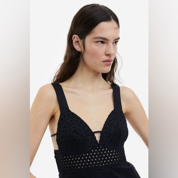 Black Linen Dress with Eyelet Embroidery. Size M. - Picture 2 of 7